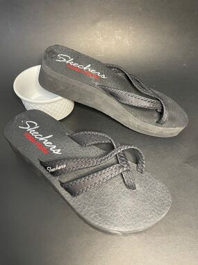 ⭐️NWOT SKETCHERS Black Yoga Foam Strappy Platform Thong Summer Beach Sandals
